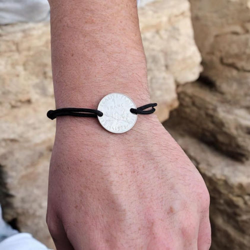 🪢 Bracelet “Semeuse Paracorde” – L’alliance de la force et du style (1960–1978)