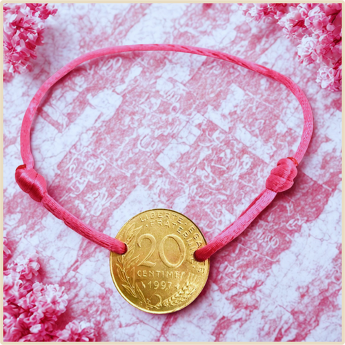 🌸 Bracelet “Marianne Fushia” – L’énergie du vintage (1962–2000)