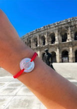 Charger l&#39;image dans la galerie, Bracelet &quot;La Romaine&quot; Argentée – Pièce des Arènes de Nîmes